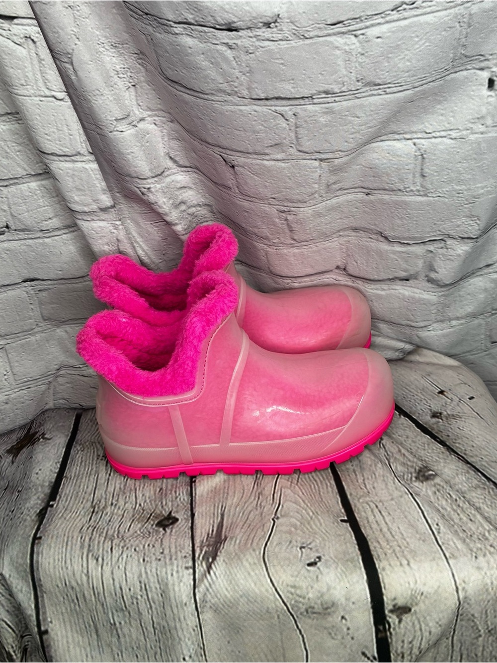 UGG Raincloud Clear Waterproof Rain Boot Barbie Hot Pink 1132070 Women’s Size 8